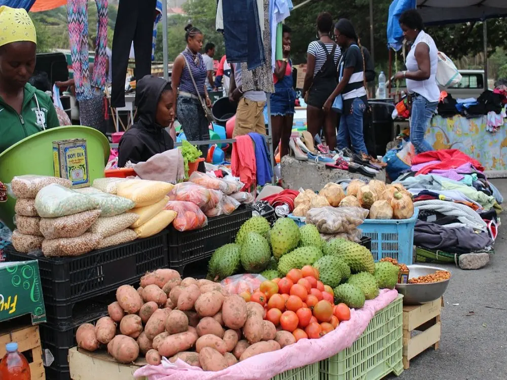 سوق سوكوبيرا (Sucupira Market)