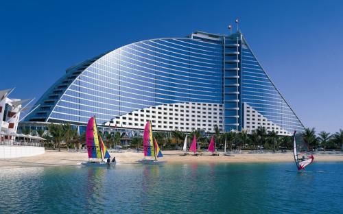 Hotel-Dubai-City-Beach-HD-Wallpaper-1080x675