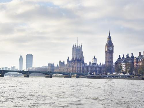 best-things-to-do-london-thames-parliament-2017