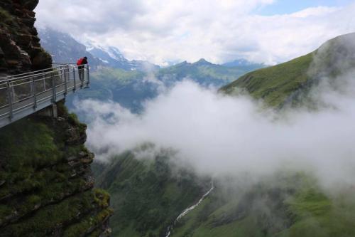 سويسرا أليكم تجربة شخصية فى السفر الى بلد الخيال 